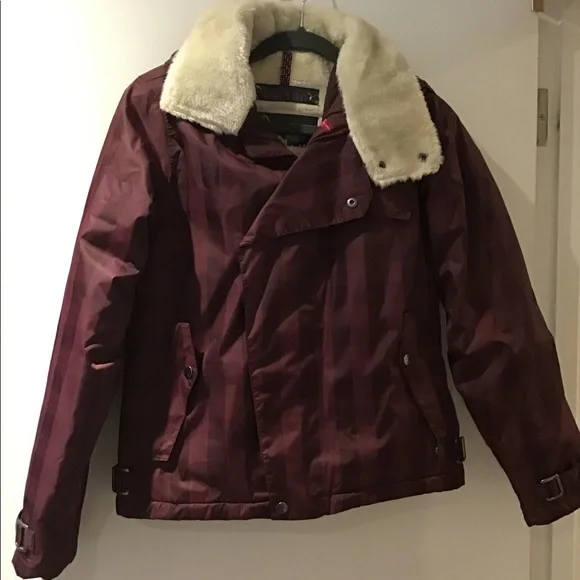 Burton Dutchess Snowboard Jacket - Burgundy - Picture 2 of 5